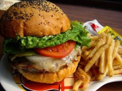 如何減少食品安全問題？從生產(chǎn)者、消費(fèi)者、相關(guān)部門三方面分析